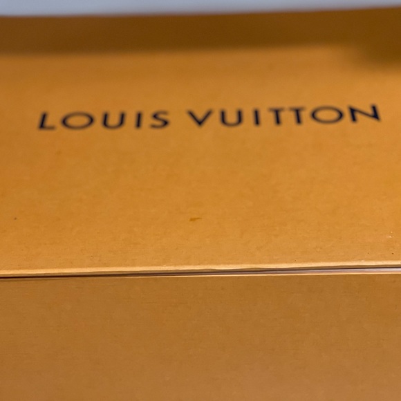 Louis Vuitton Graceful MM Hobo Bag - Picture 10 of 13